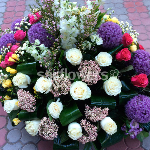 Корзина цветов "For you" sarflowers доставка цветов саратов букеты premium премиум класса корзины из