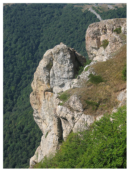 Одинокая скала 
