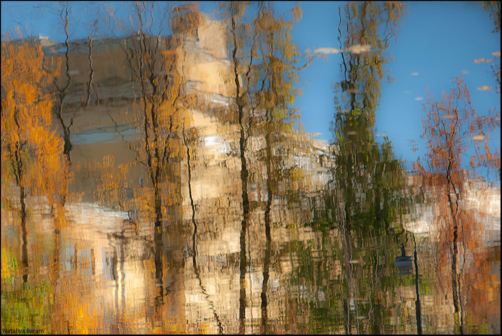 Осенение осенью. (2) Осень, октябрь, отражение.