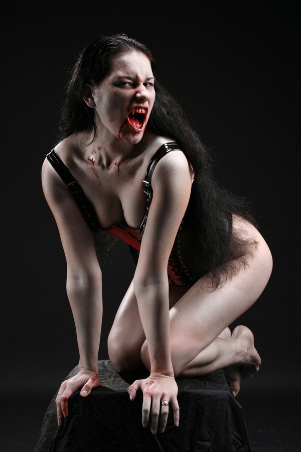 Blood Thirst Фотограф, Влад, Гансовский