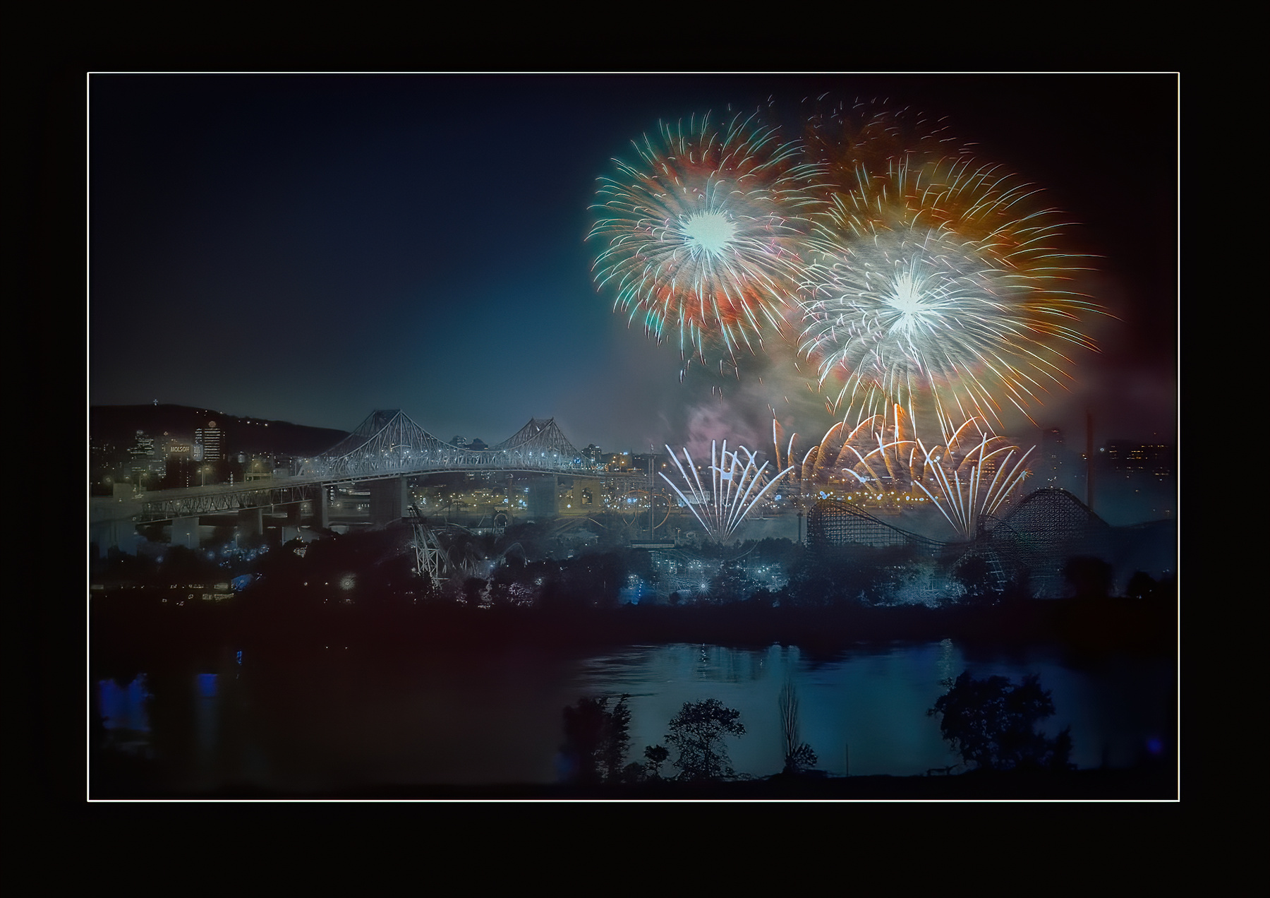 Fireworks in Montreal Салют