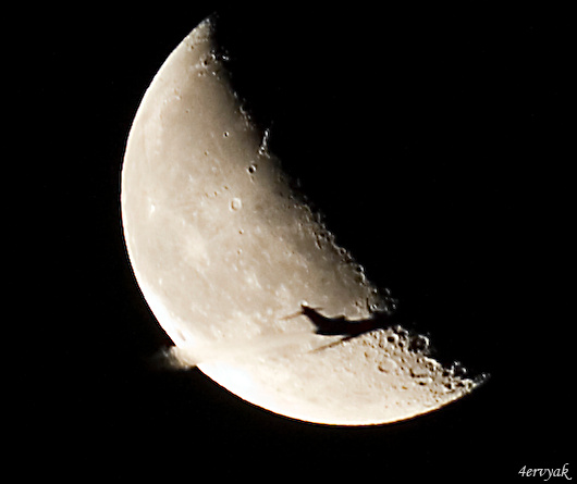 Лунный самолет Луна,moon,самолет,кратер