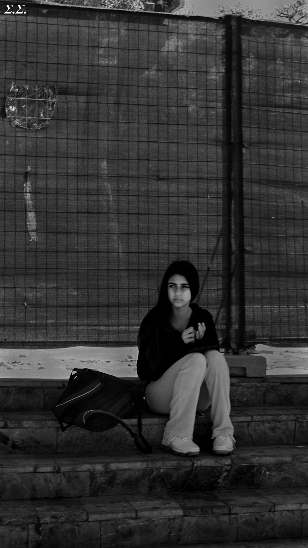 LONE GIRL 