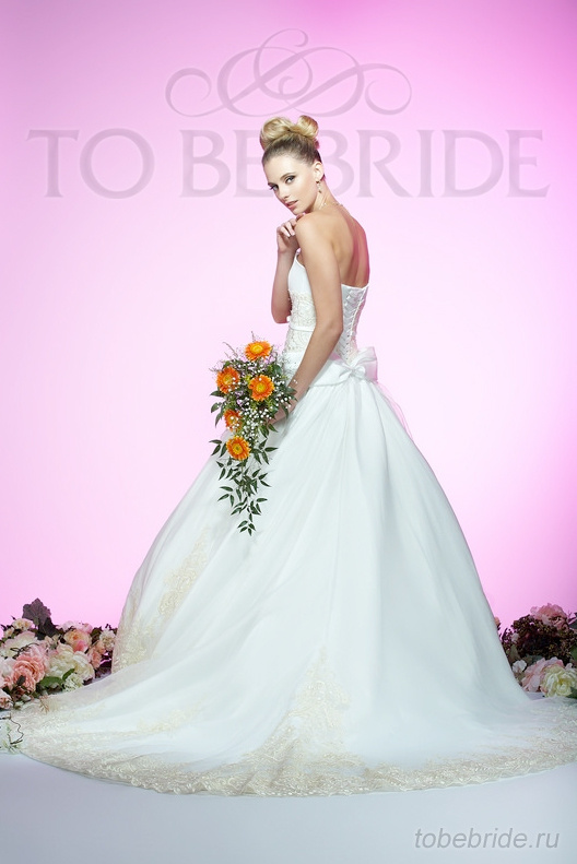 Для каталога платьев To Be Bride Ультра фотомодель Ultra
