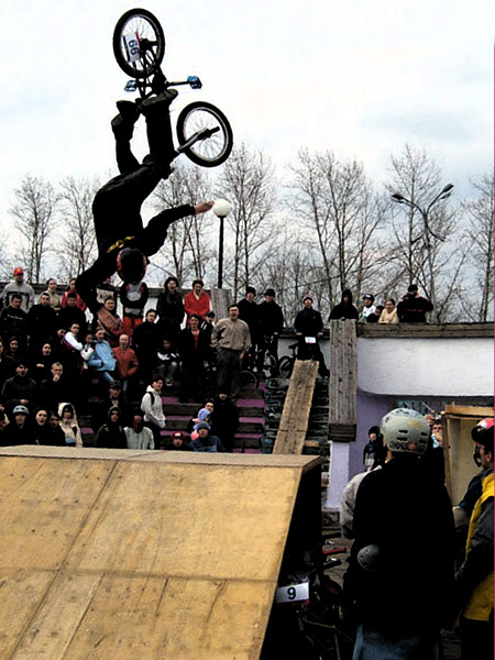 попытка backflip bmx contest crash