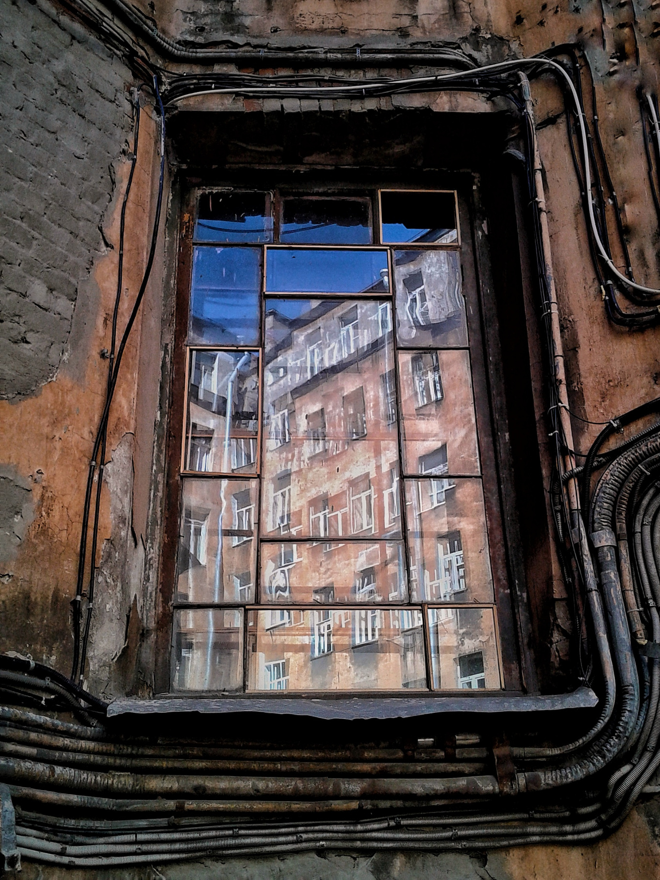 deep.spb*# deepspb art ambient minimal deep spb artwork city street industrial urban urbex abandoned decay urbandecay grunge vintage streetart underground abstract urbanart oldschool contrast shadow light perspective urbanexploration urbanandstreet graphic classic