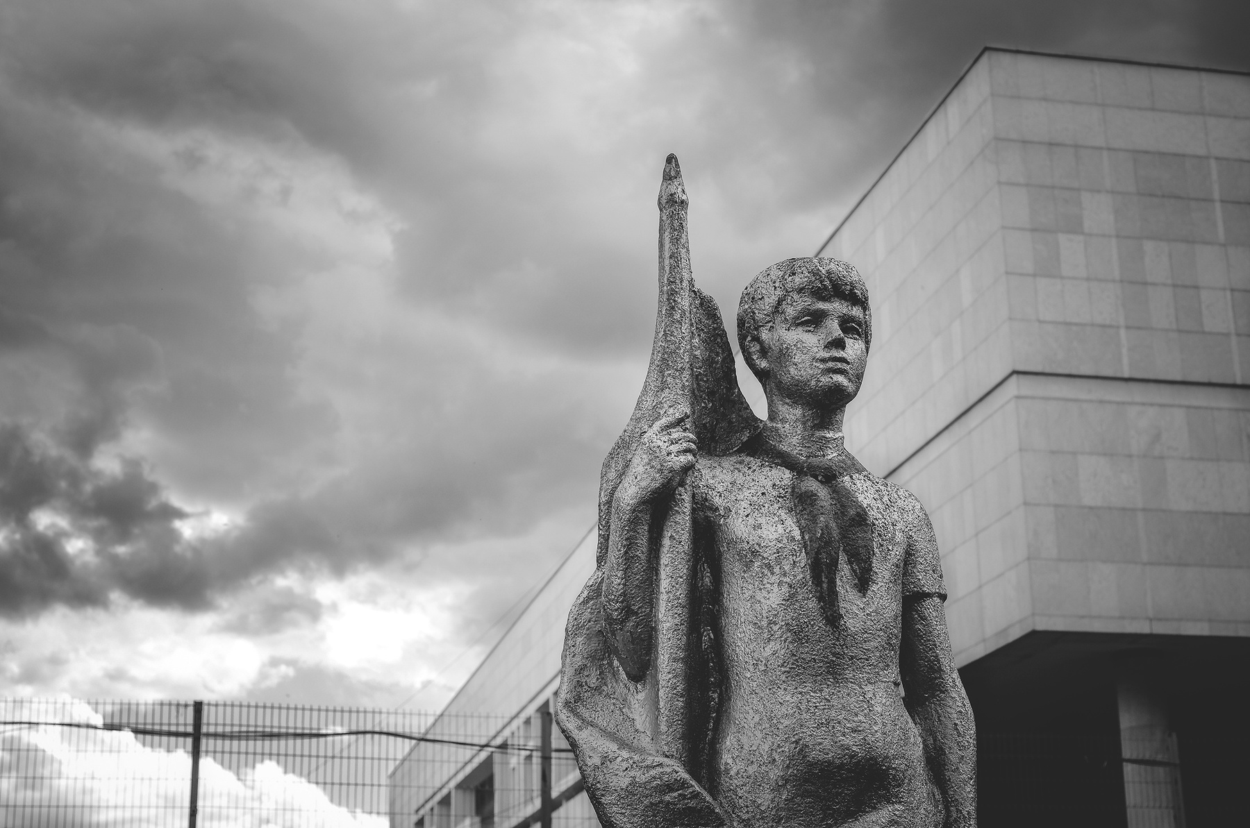 Пионер... город улица СССР памятник пионер