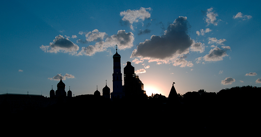 Небо крест москва