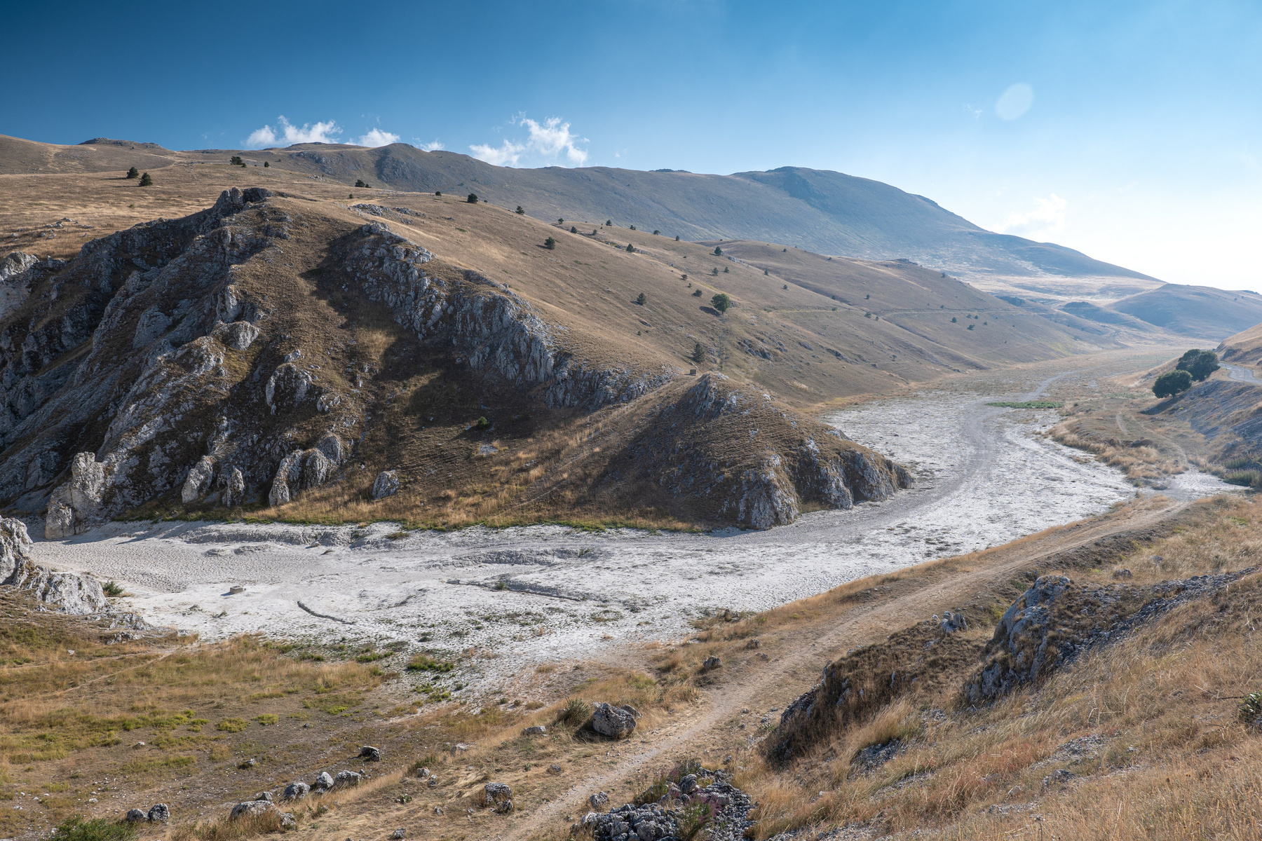 Жаркий день в горах 