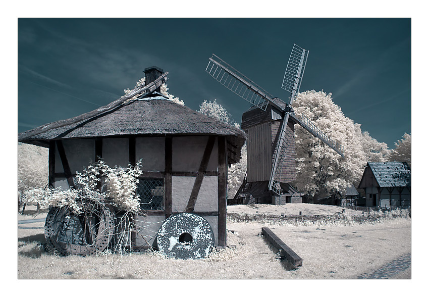 инфракрасные мельницы.. озеро река девушка горы infrared