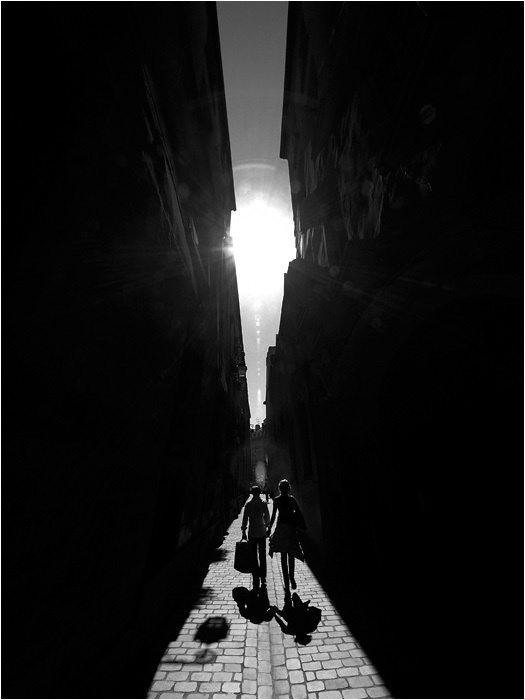 Париж. Rue de Prevot. Одна из самых узких улиц города 