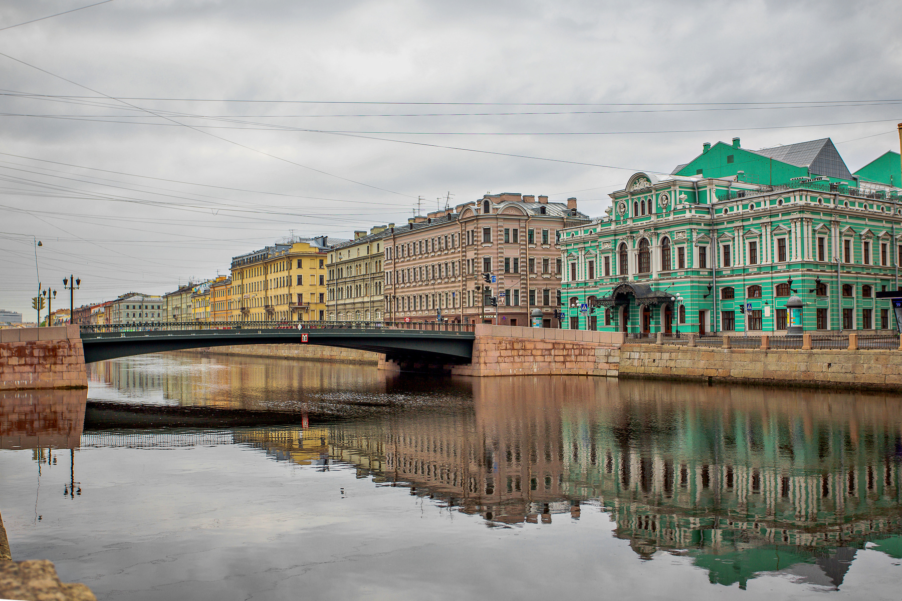 Водное зеркало. 