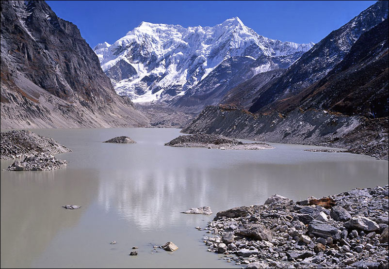 Tsho Rolpa Lake. 