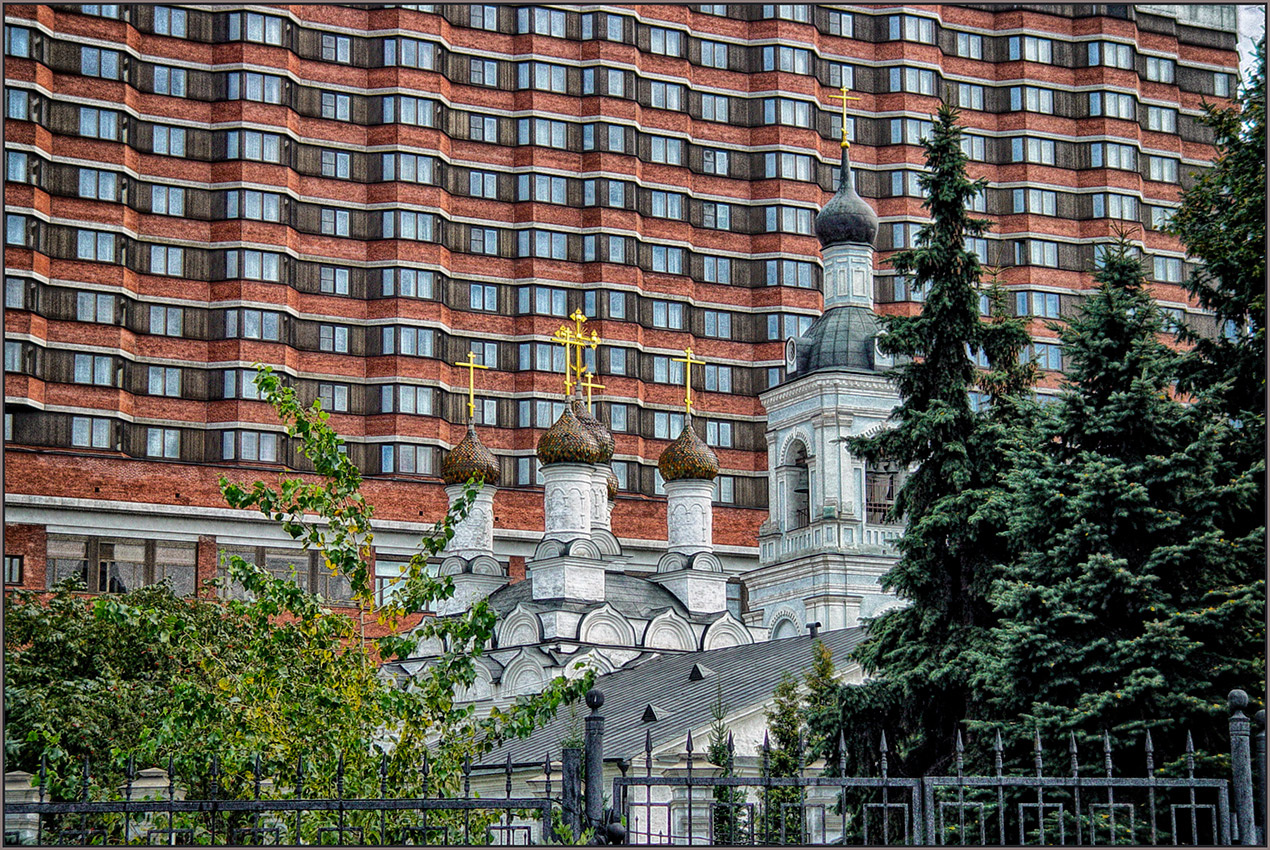 Вера и роскошь Храм и гостиница