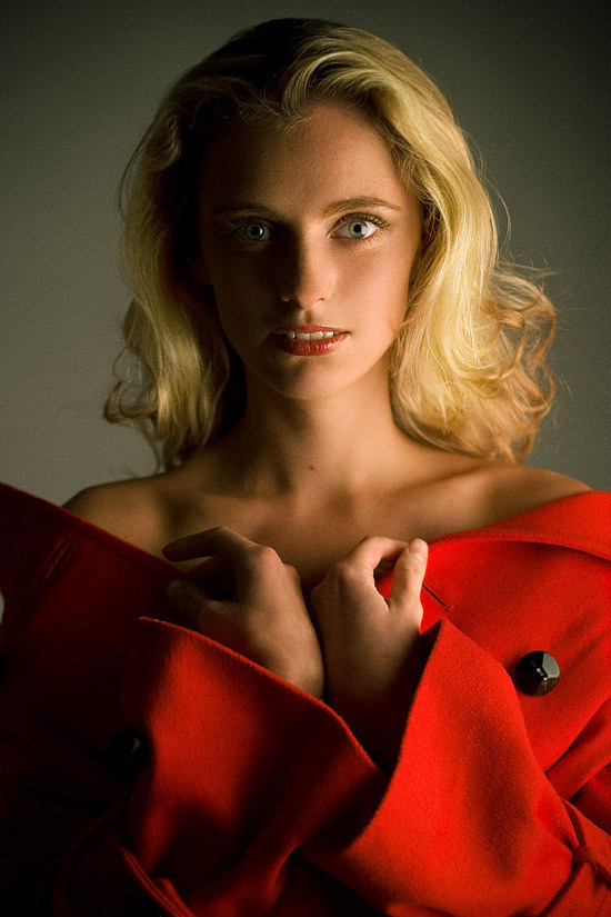 Ultra-dangerously blonde. Ультра Podakuni