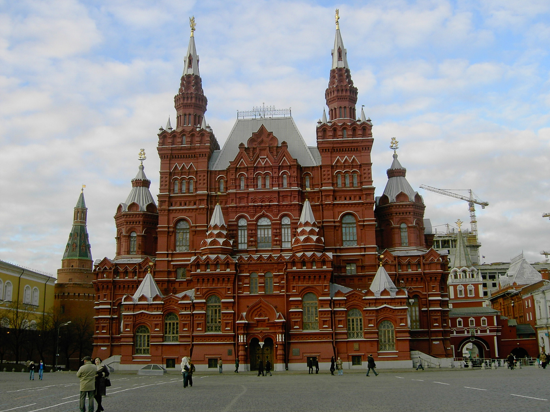 рядом с Кремлем Исторический музей