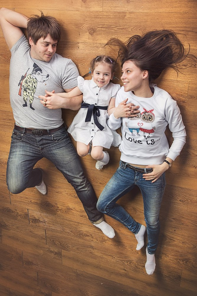 happy family семья девочка ребенок родители студия