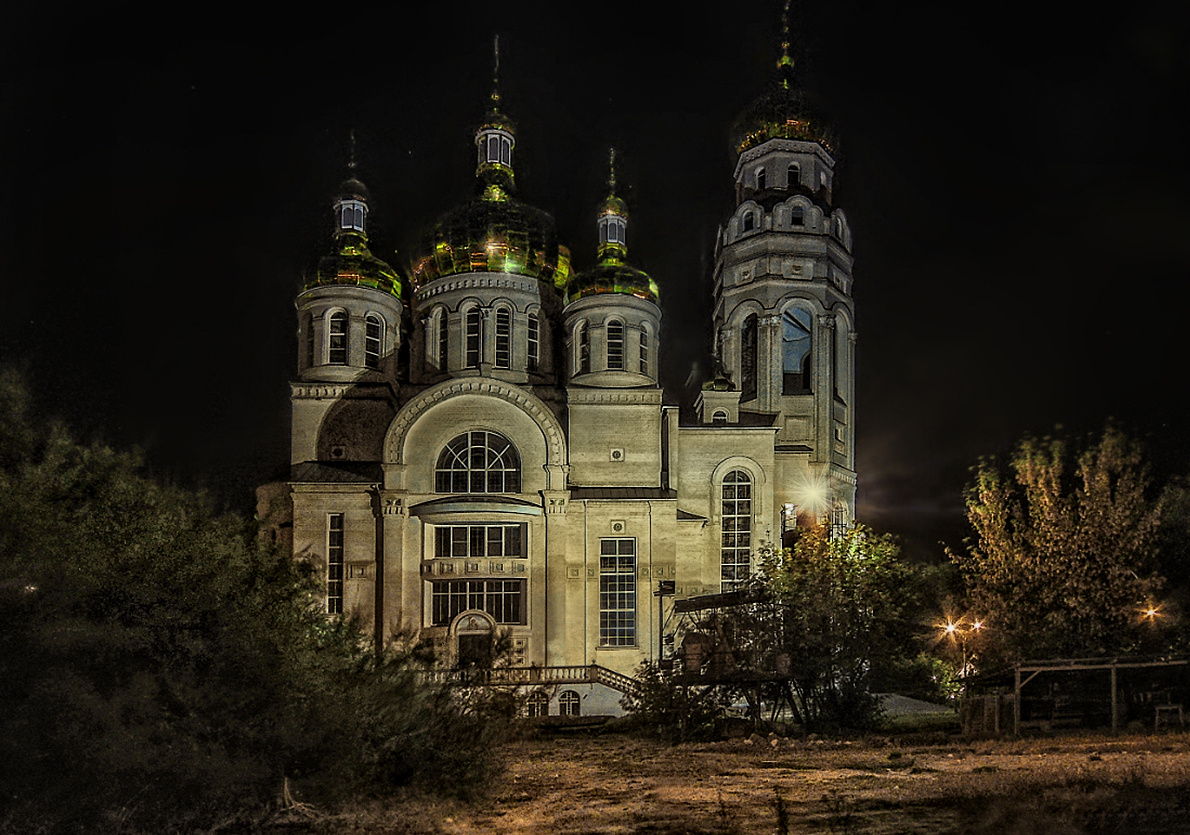 ***Свято-Андреевский кафедральный собор . 