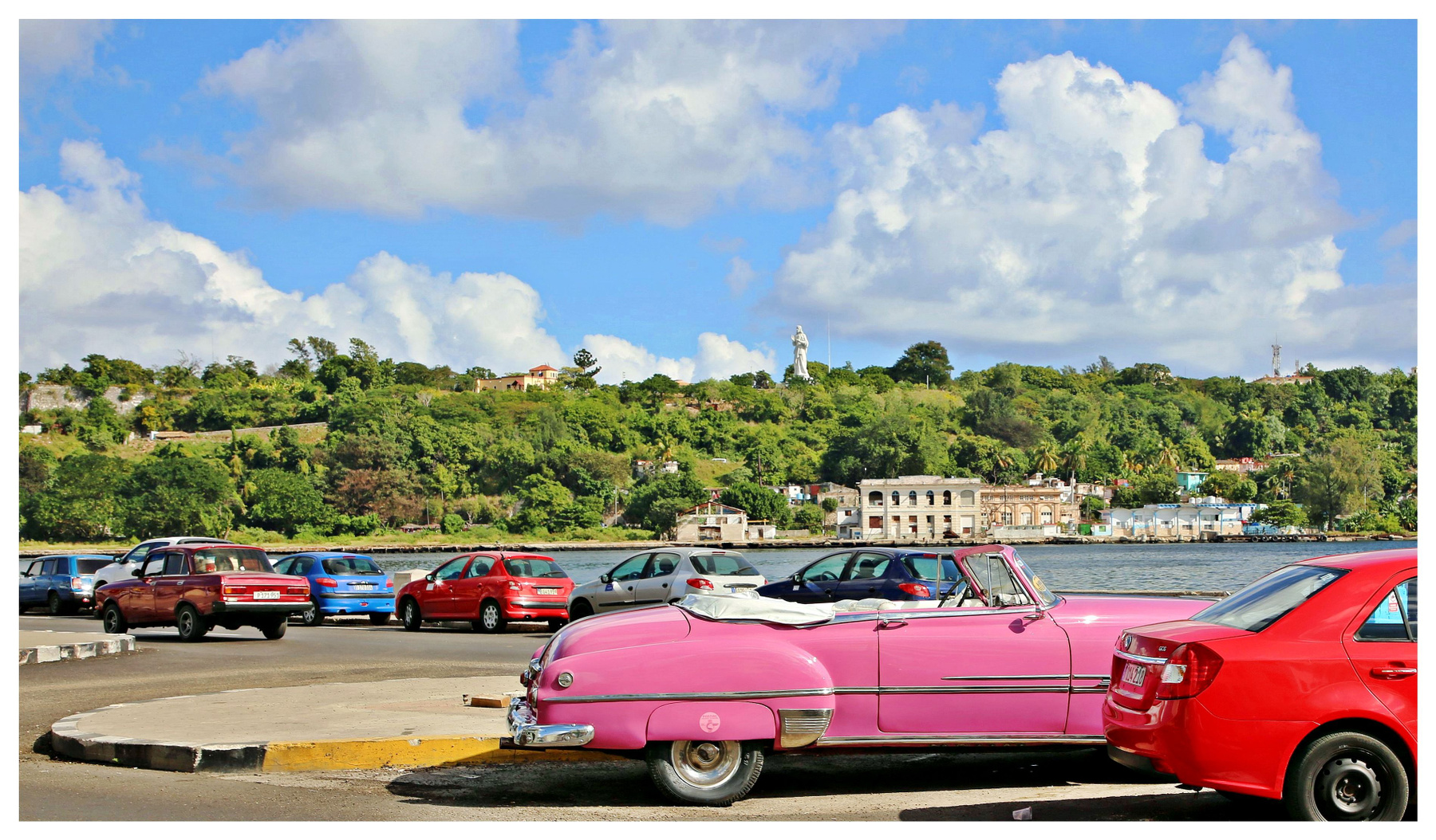 El Cristo de La Habana cuba la habana vieja libre isla bonita retrocar oldsmobile el cristo de cabaña che guevara