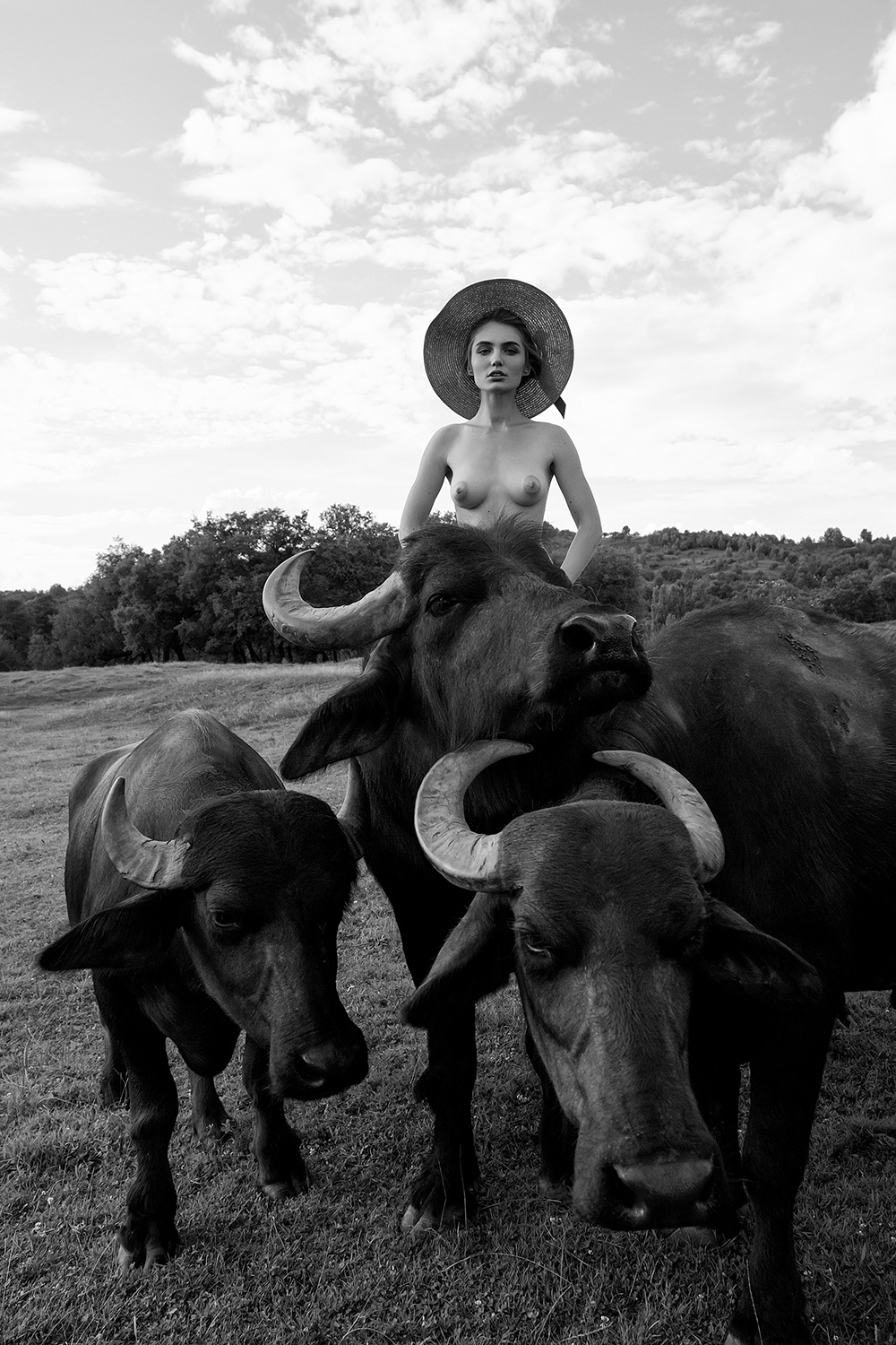 Nude photo tour to the Carpathians 