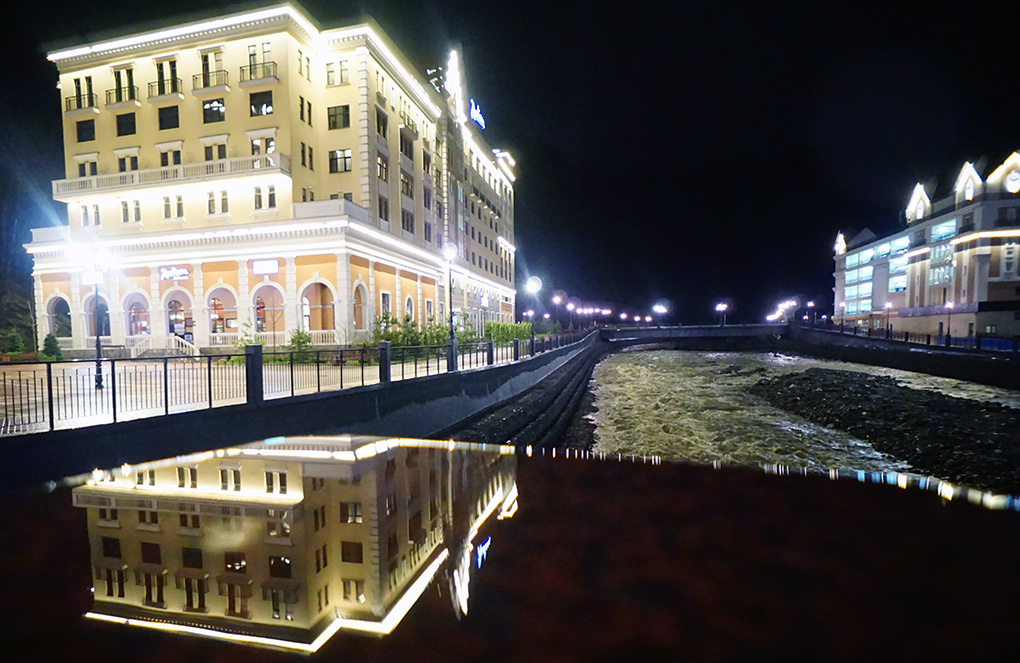 Роза Хутор.апрель.ночь. 