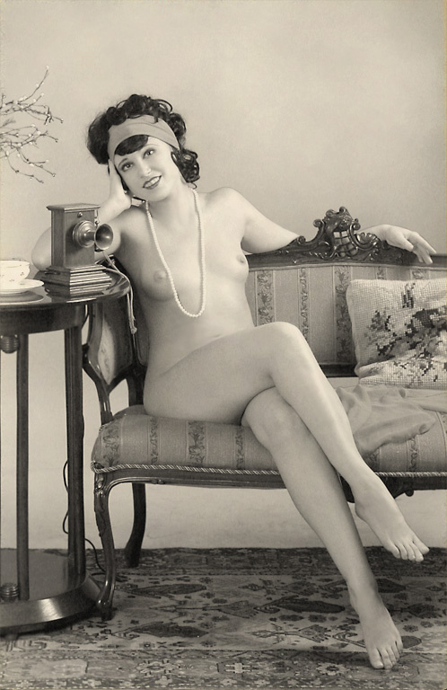 Он таки позвонил! 1920-е старинная фотография открытка ретро