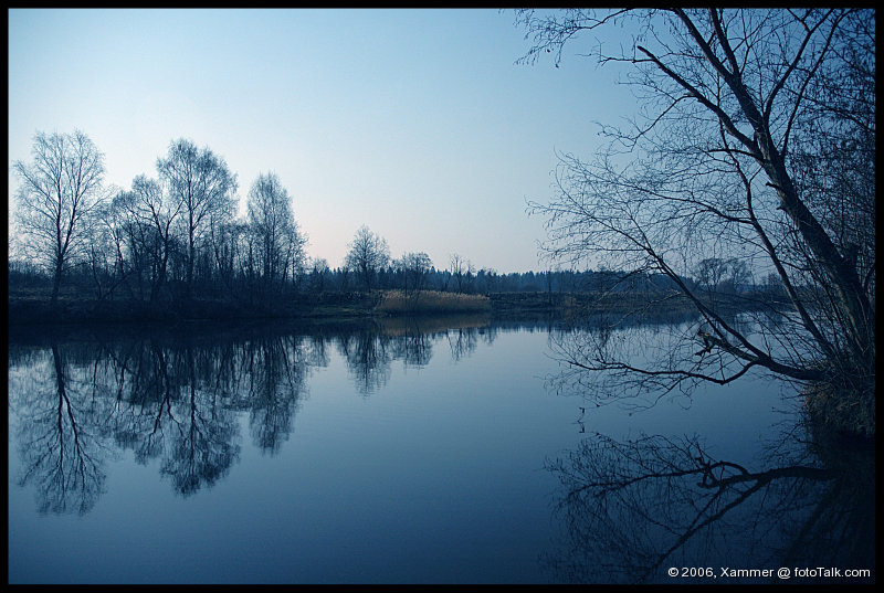 я люблю рыбалку... кто принес водку ? мы же на рыбалку приехали а не водку жрать !