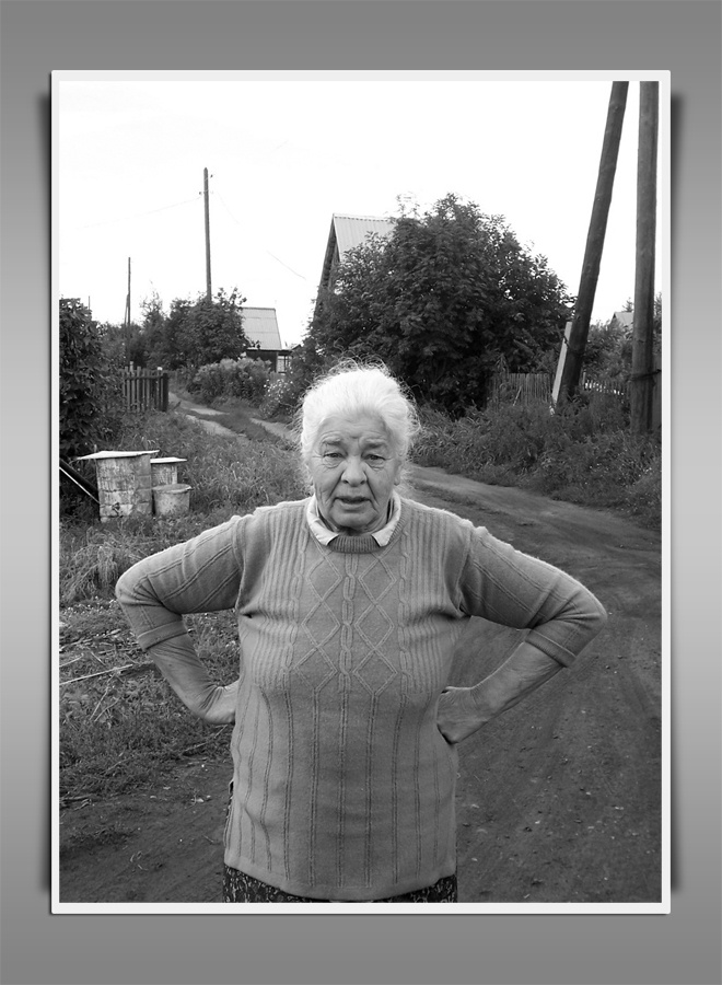 Хлопчики, вы к кому? бабушка