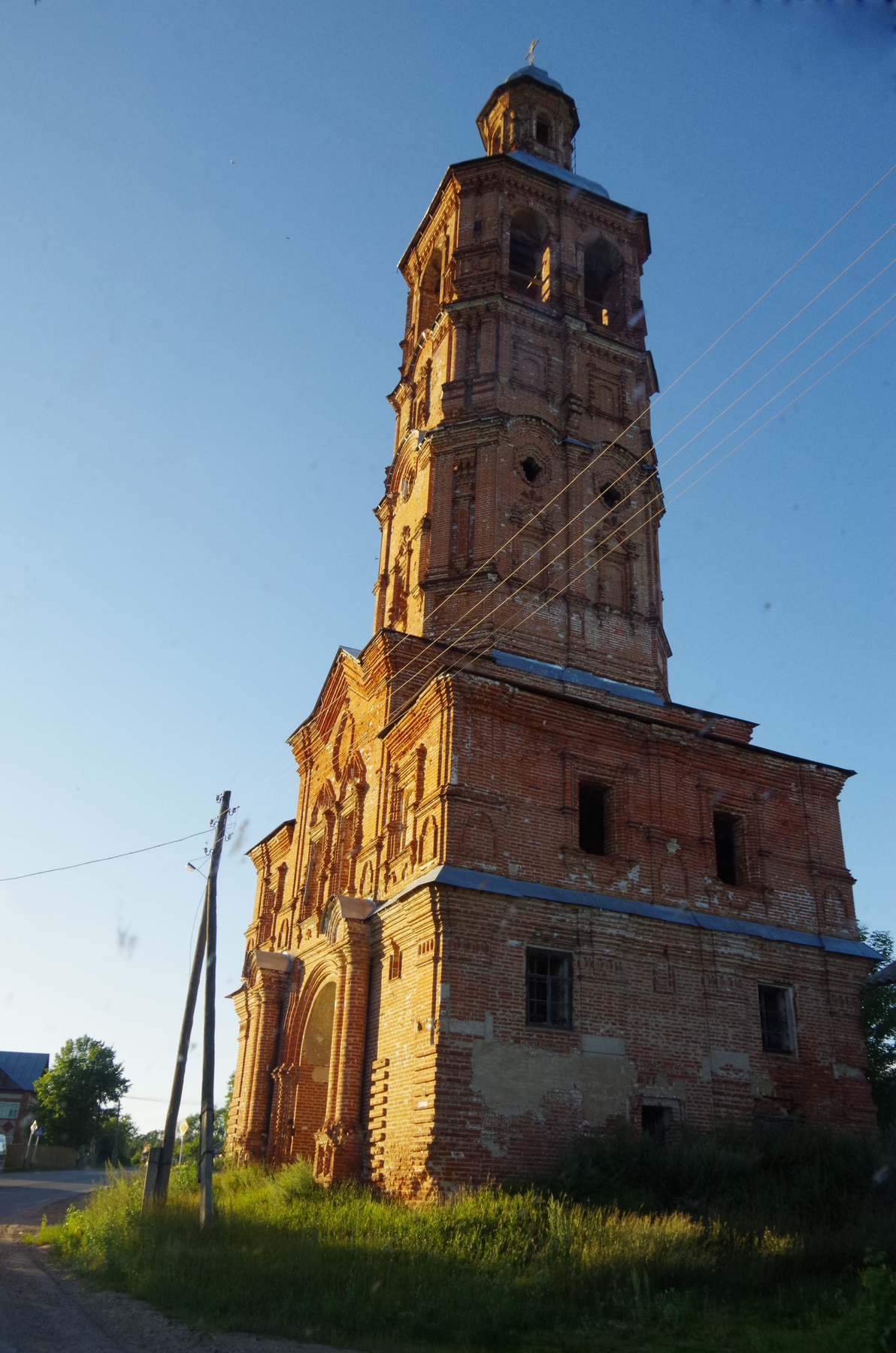 В лучах вечернего солнца 