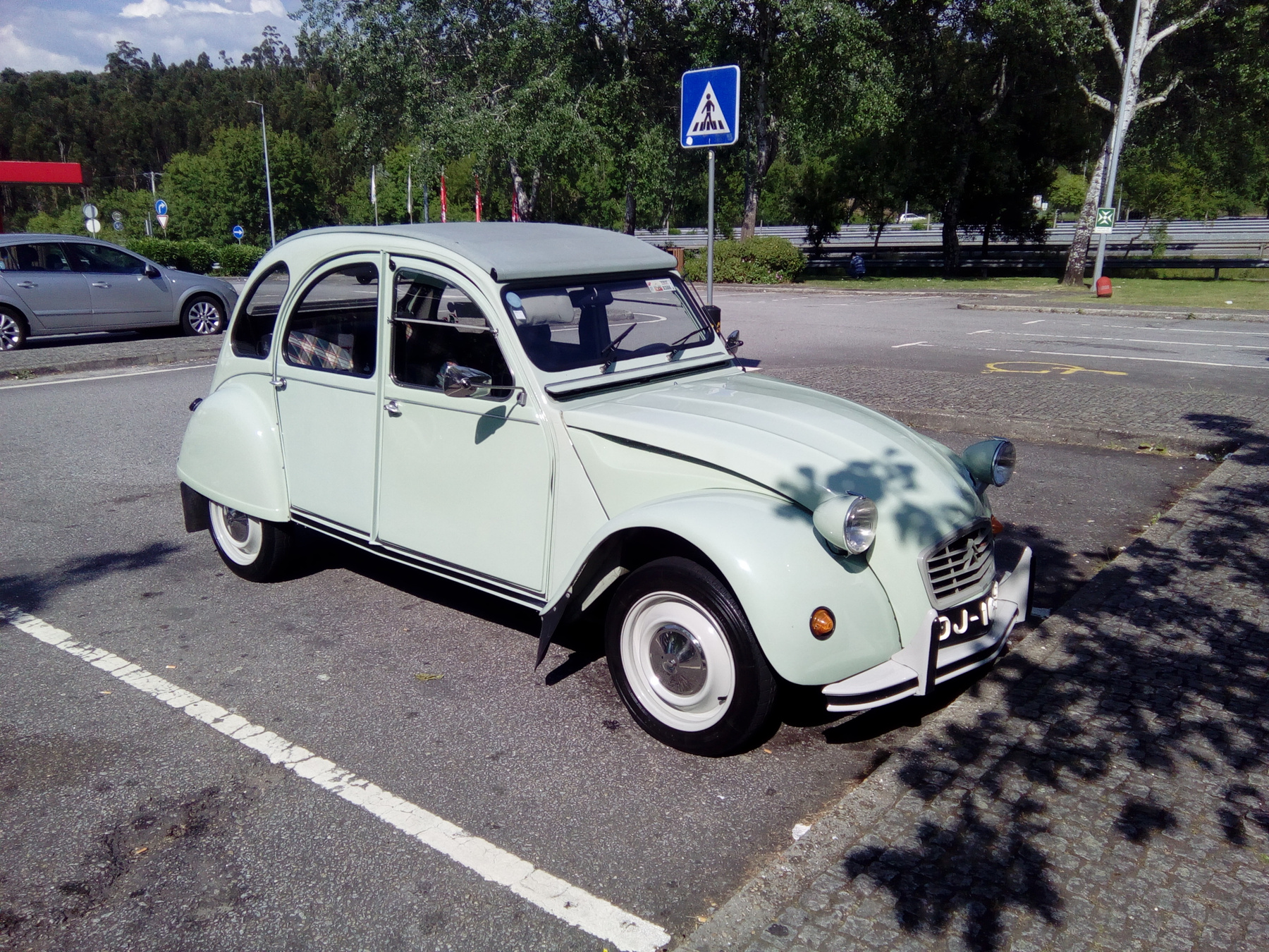 Citroen 2CV Город техно