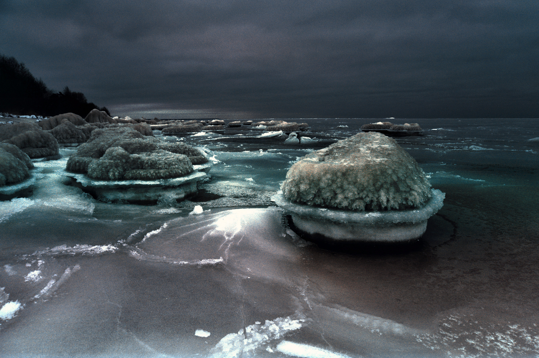 Суровое море. море.лед.23.01.2026
