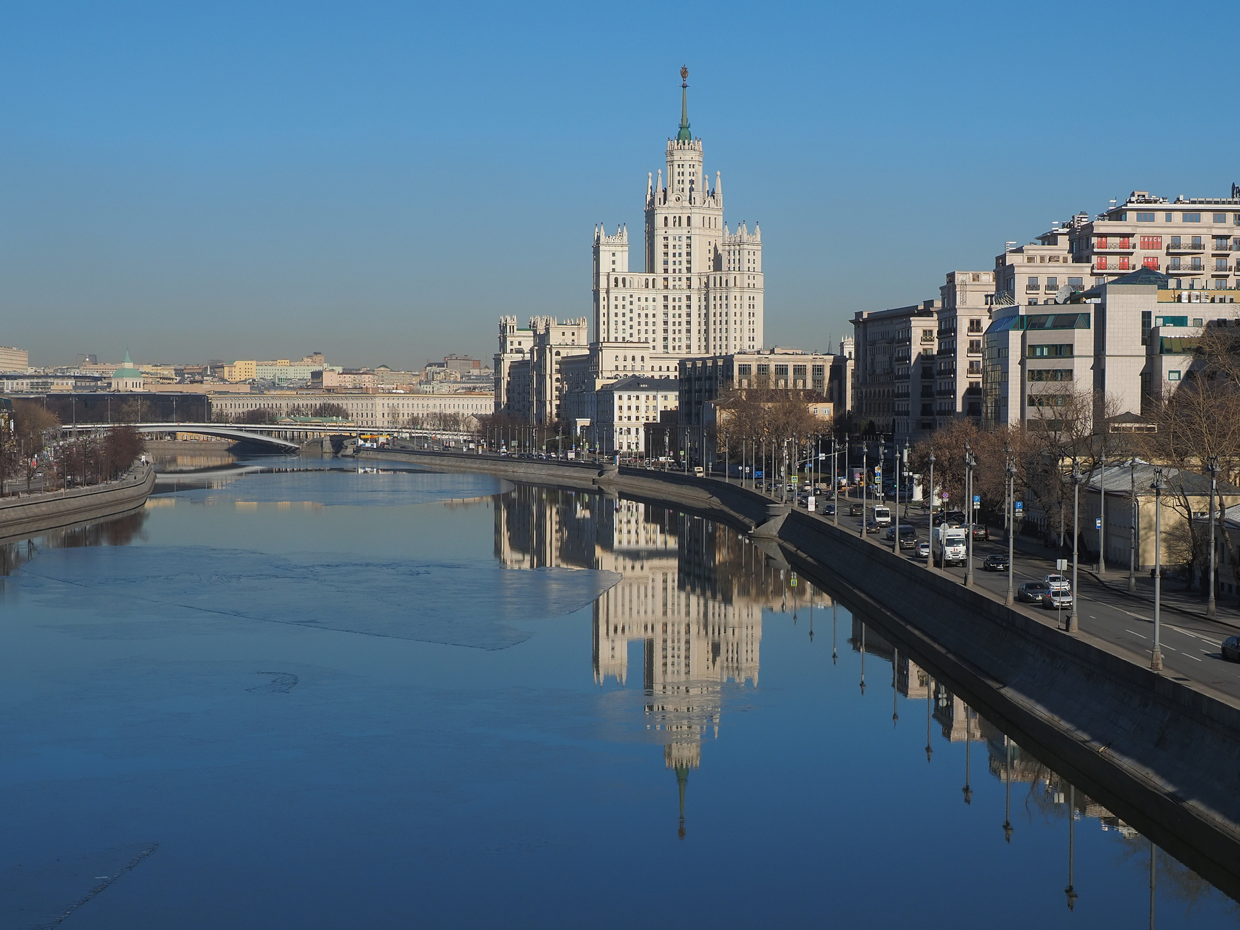 Из весенней прогулки по Москве 