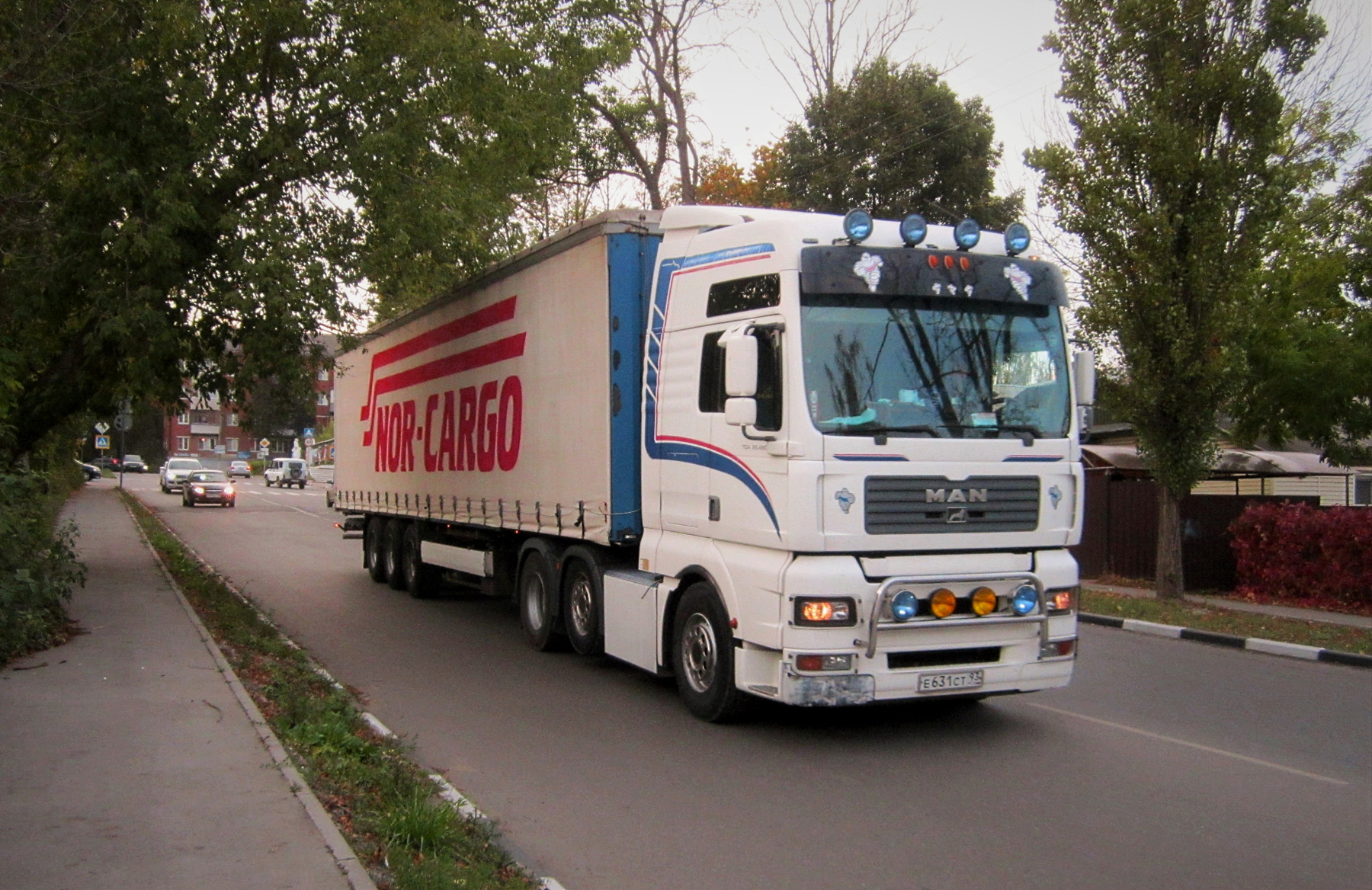 MAN MAN авто фургон улица город осень