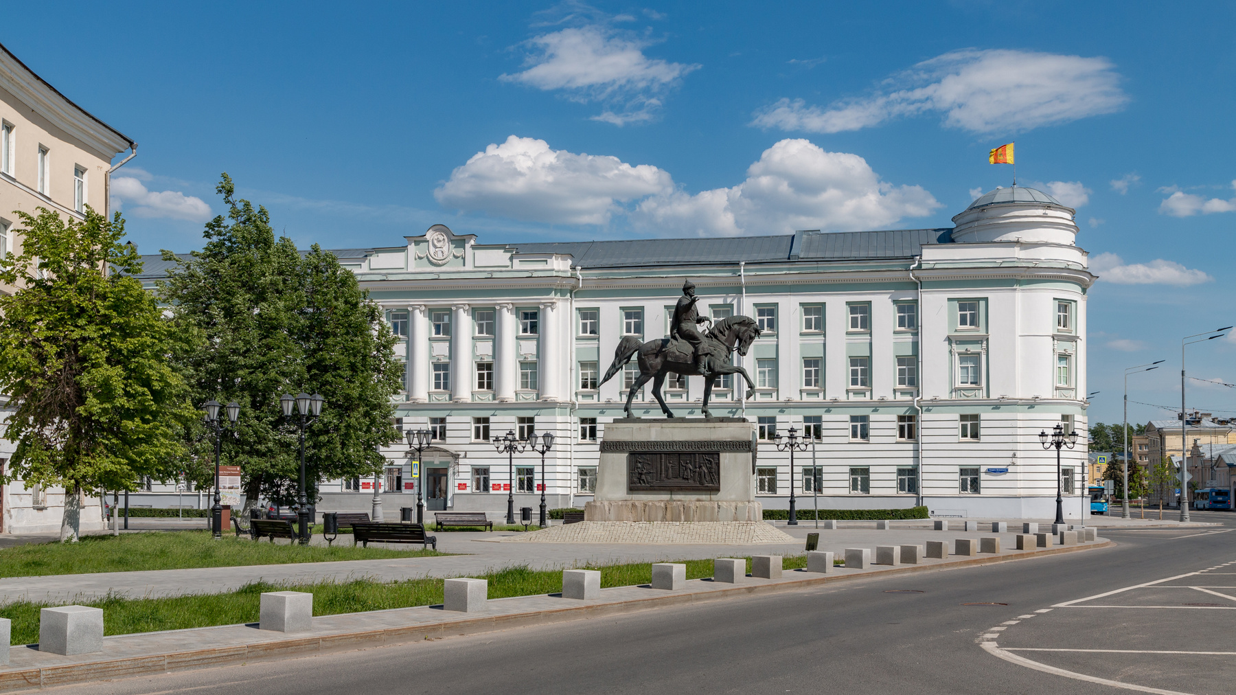 Памятник Святому Благоверному князю Михаилу Ярославичу Тверскому 