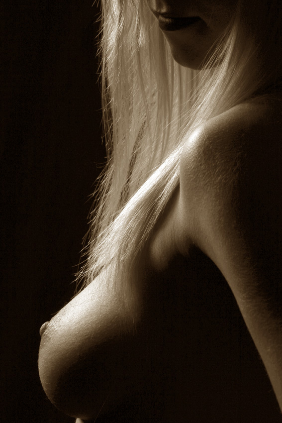 Blondy... Ню...