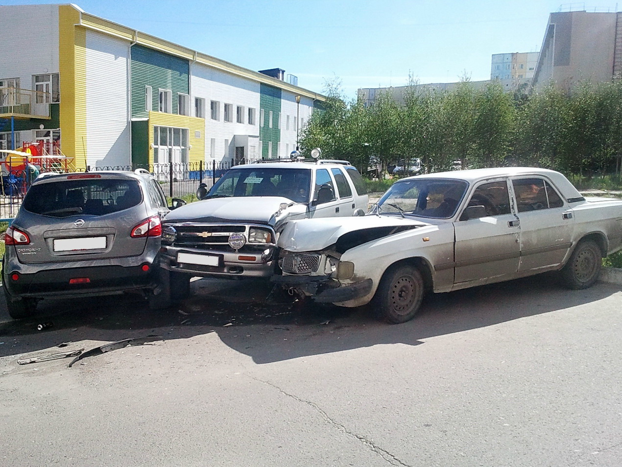 Нескучный двор автомобили