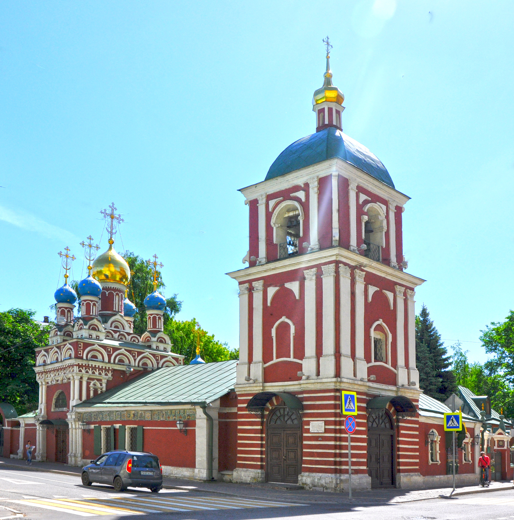 Гончарная слобода. Храм Пресвятой Богородицы - "Троеручицы" Гончарная слобода Москва