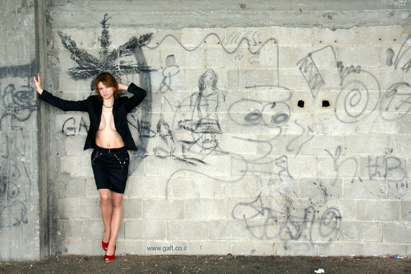 crazy head nude girl wall crazy head grass canabis