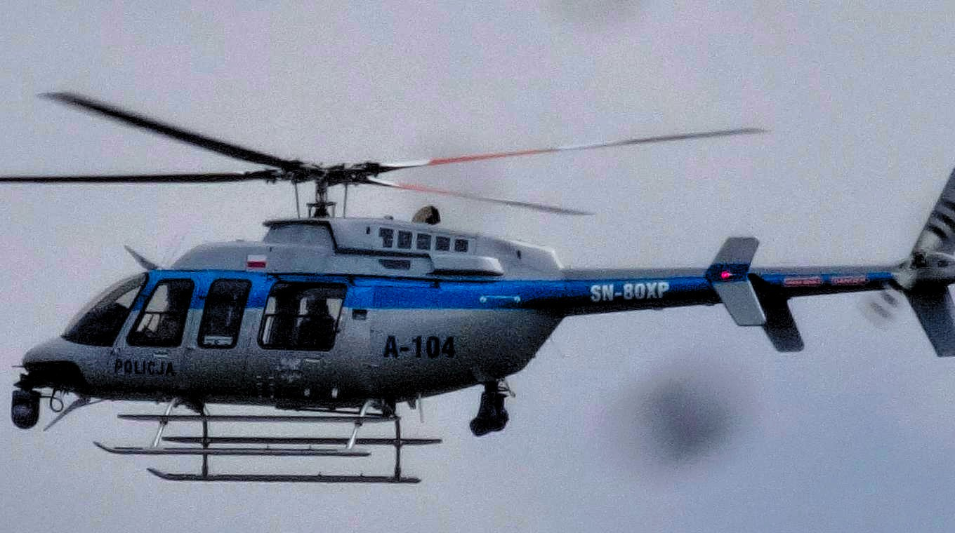 Полицейский вертолёт Варшава Польша 2022 г. Варшава вертолёт