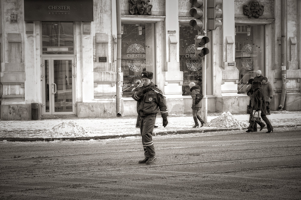 Eins, zwei, Polizei. Drei, vier, Grenadier. 