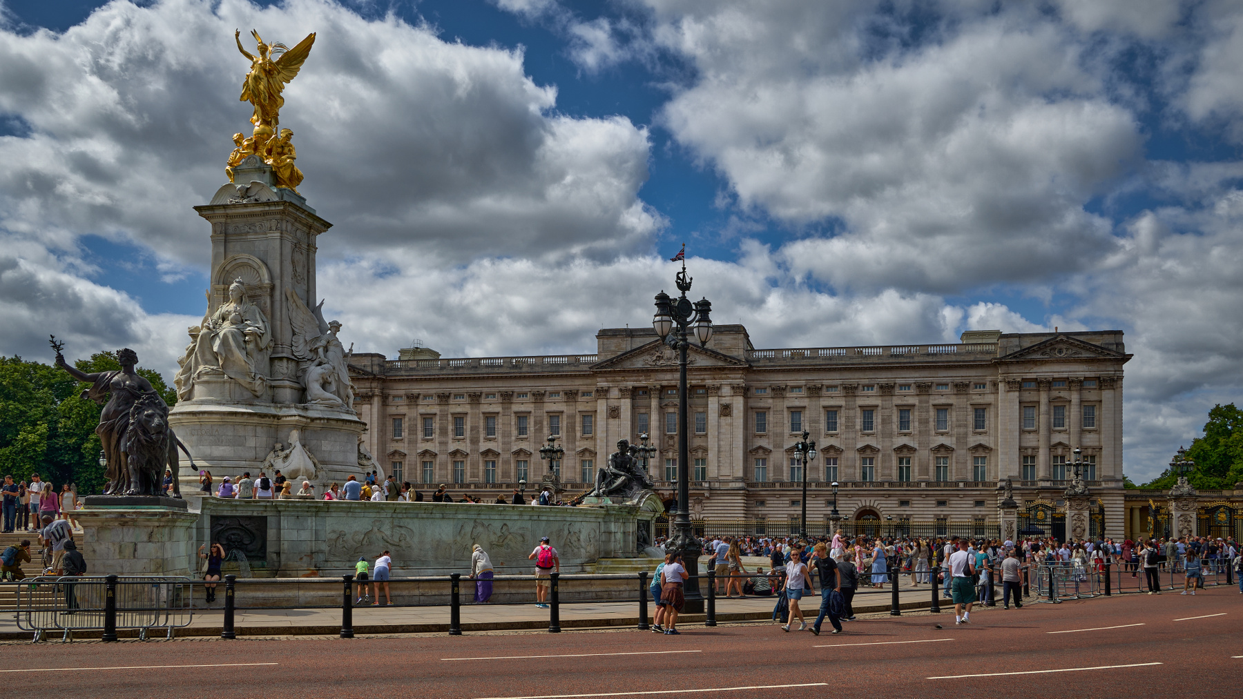 Букингемский дворец... Британия Лондон Букингемский дворец Buckingham Palace