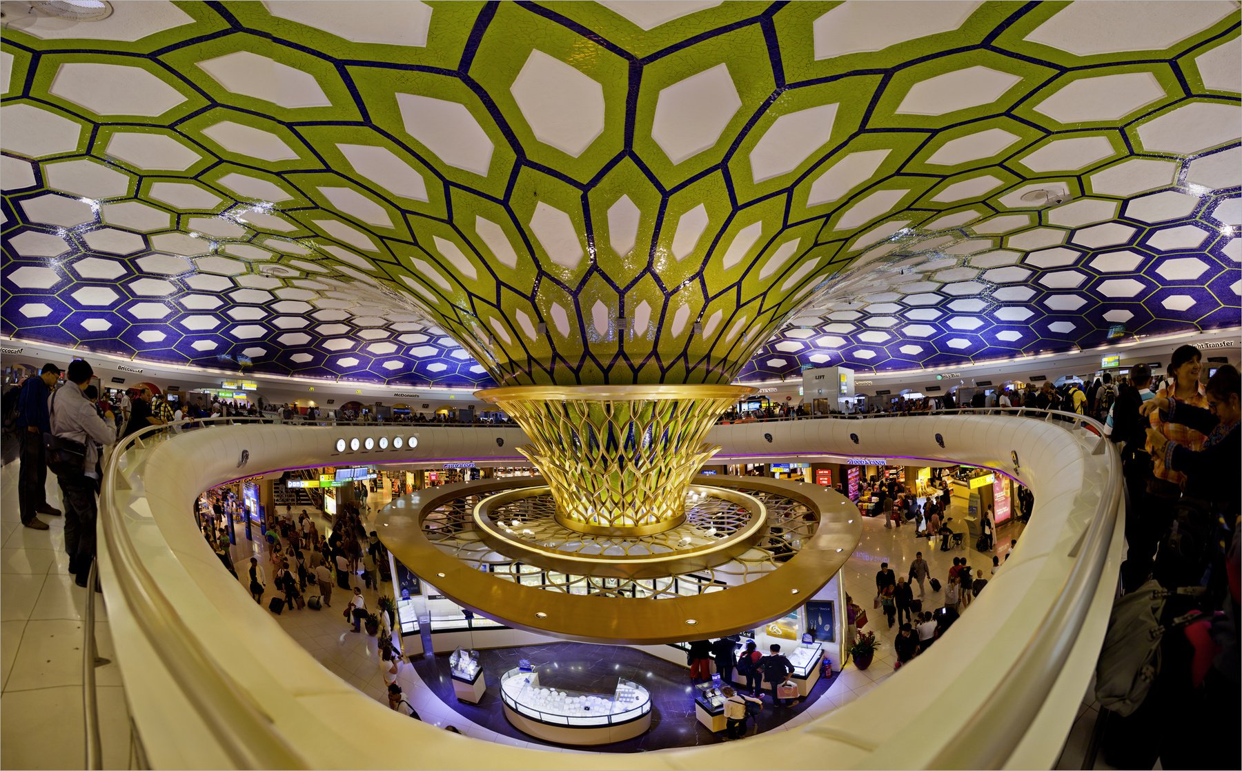Искривлённое Абу-Даби аэропорт терминал 1 Abu Dhabi airport terminal