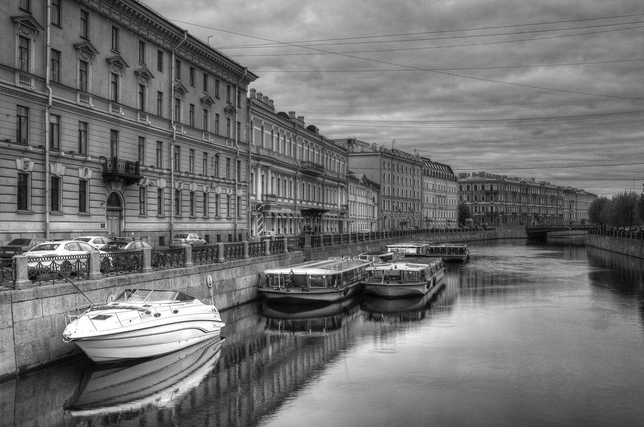 Black and white clipping Petersburg