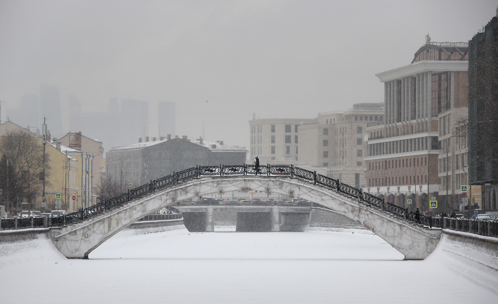 Москва. Садовнический мост 