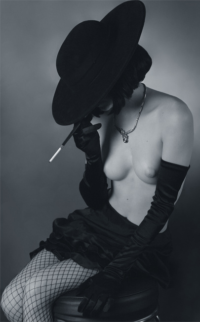 Smoking Black Hat Girl Галочка черная шляпа перчатки сигарета
