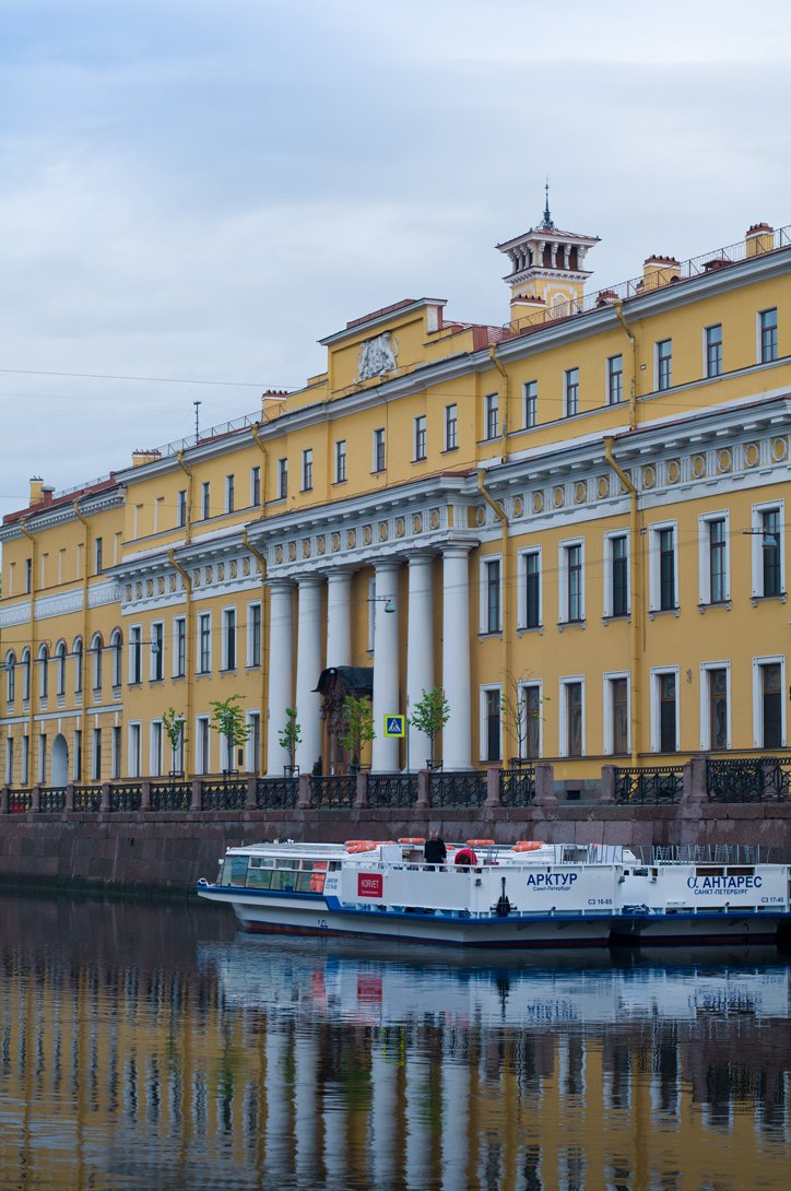 On the left bank of the Moika Petersburg