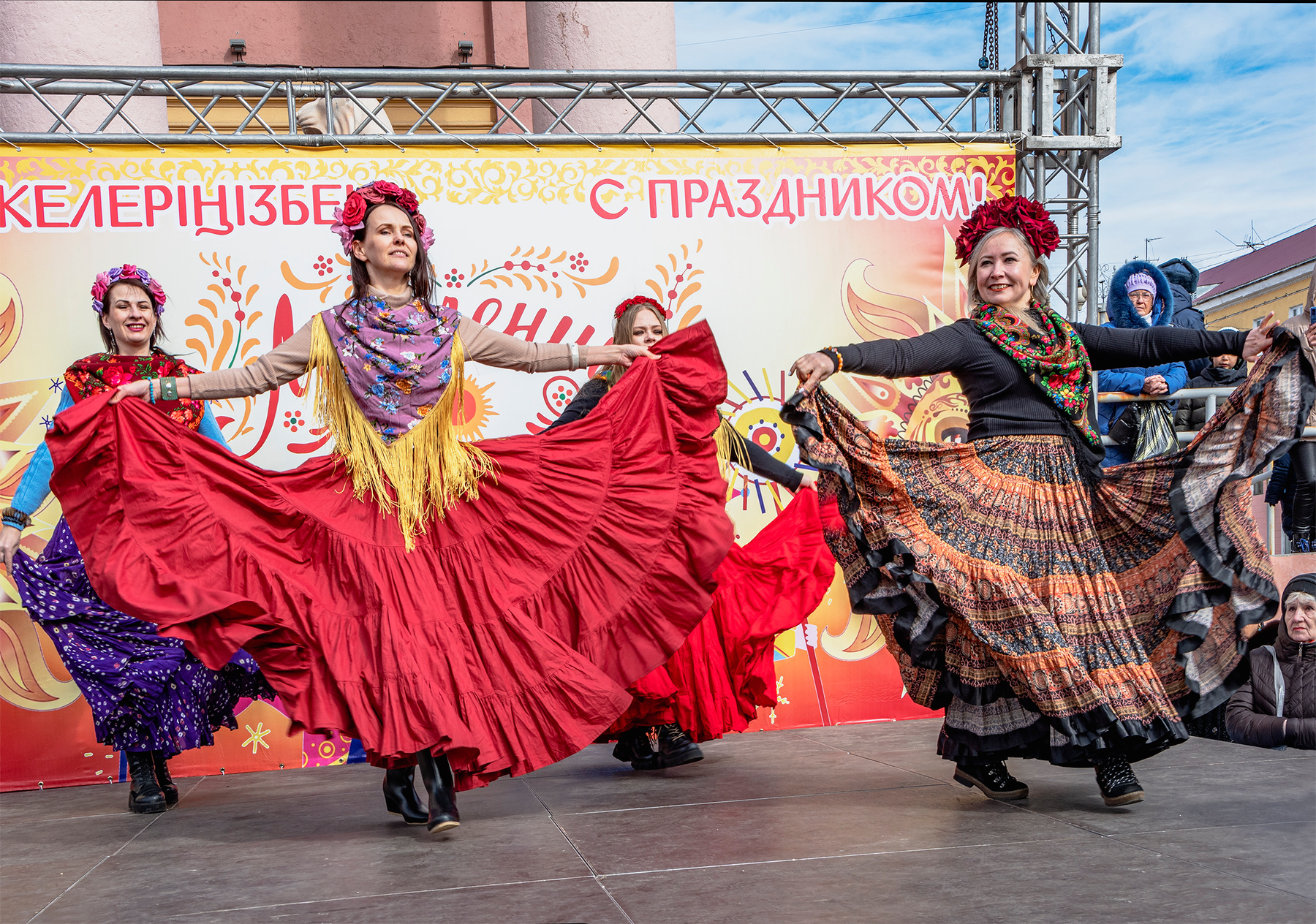 Весна пришла... танец ансамбль женщина наряд