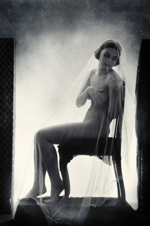 Sad Angel. 1930-е старинная фотография открытка ретро