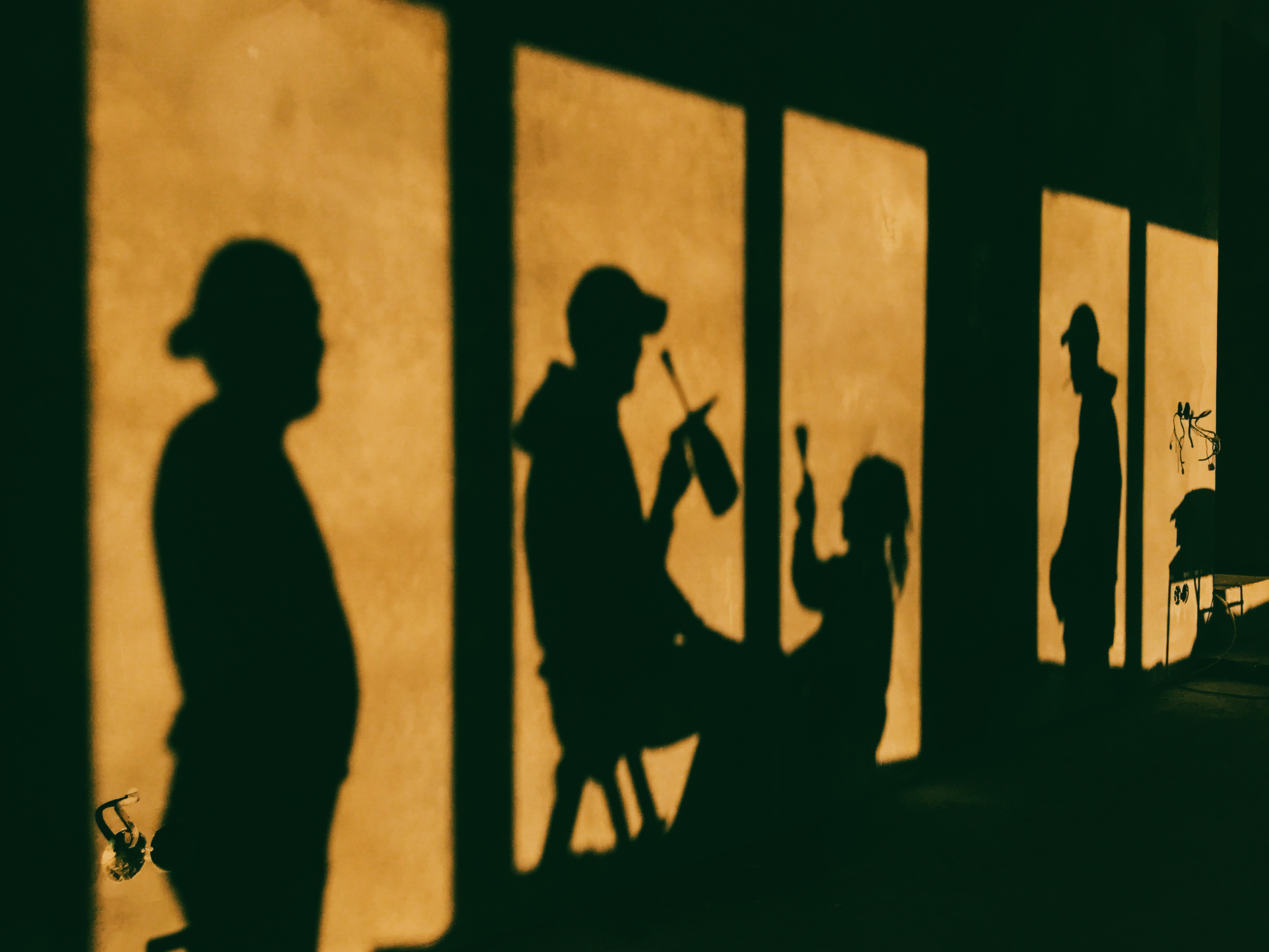 workers shadows тени окна люди