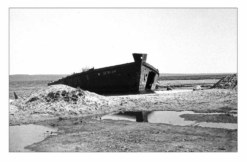 Конец пути лодка, озера, вода, берег, Карелия